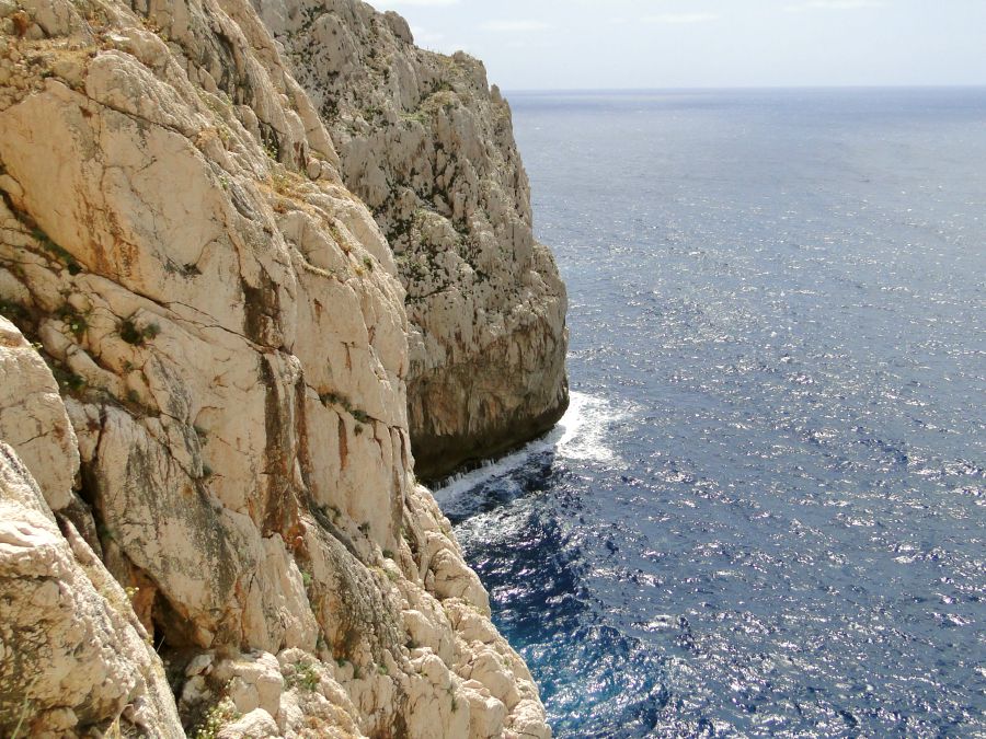 Klify na Sardynii w okolicach Alghero