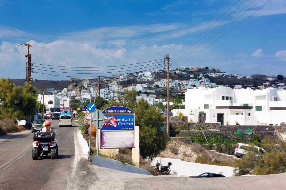 Samochodem po Santorini